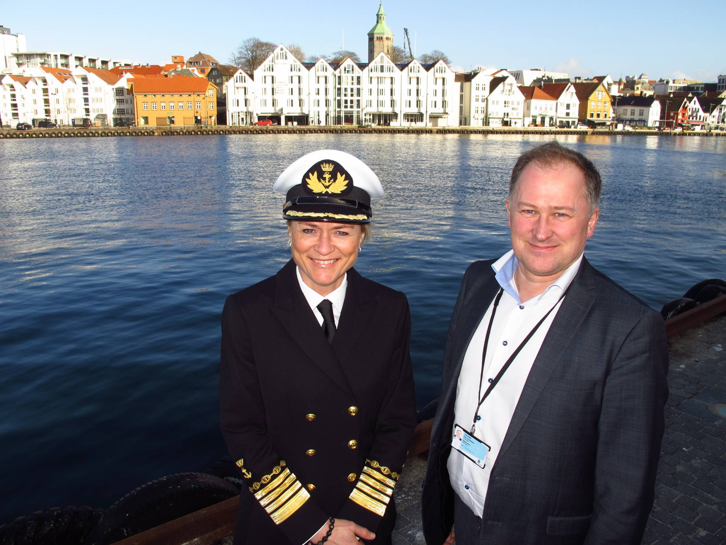 Havnedirektør Merete Eik og Stavangers rådmann Per Kristian Vareide ser fram til å fylle havnen med flotte seilskuter sommeren 2018.