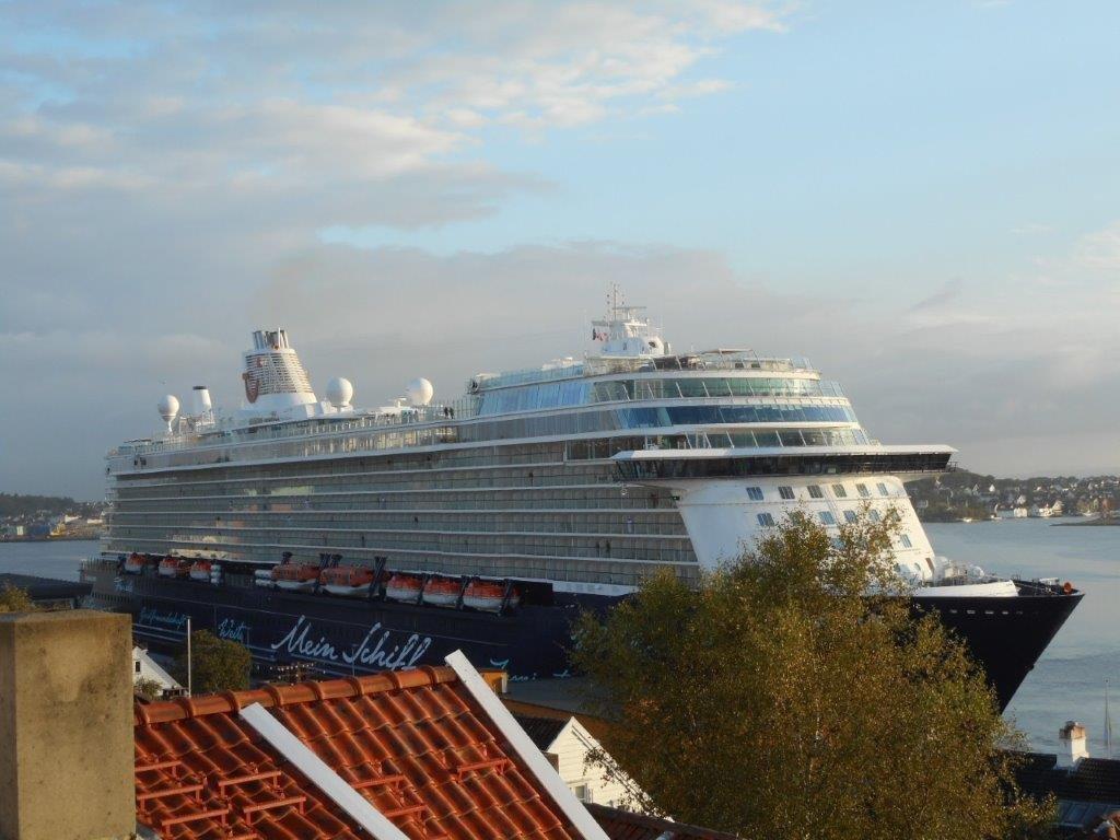 Mein Schiff 4